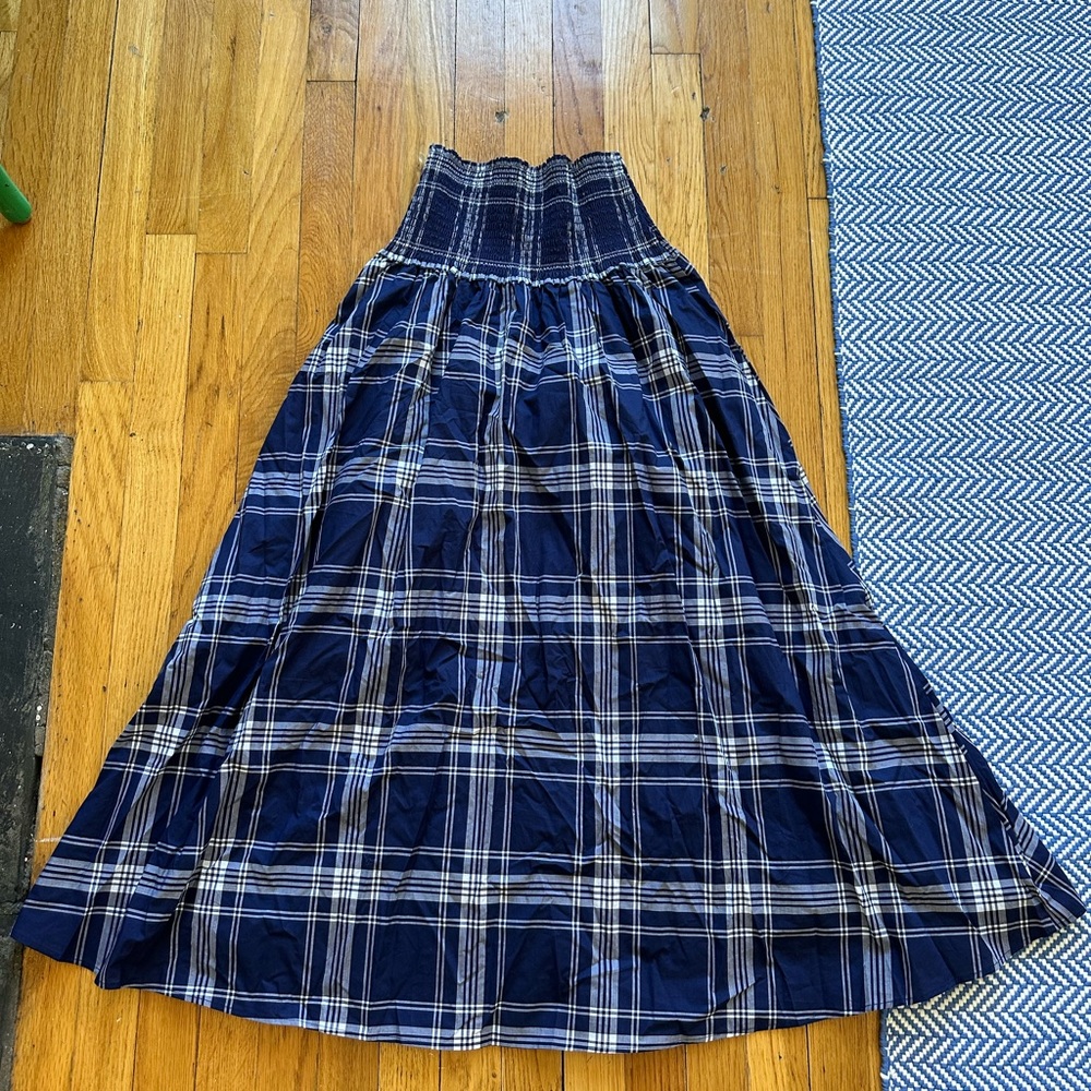 Hill house maxi skirt in navy plaid. Small